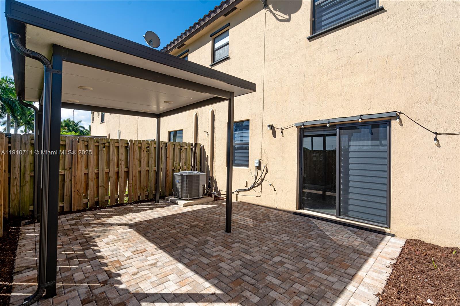 COCO PALM VILLAS - Residential