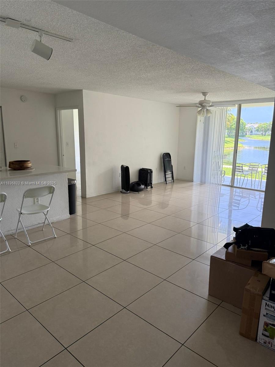 4320 NW 107 102-1