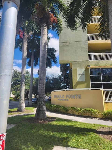 816 NW 11th St 1004 Miami FL 33136