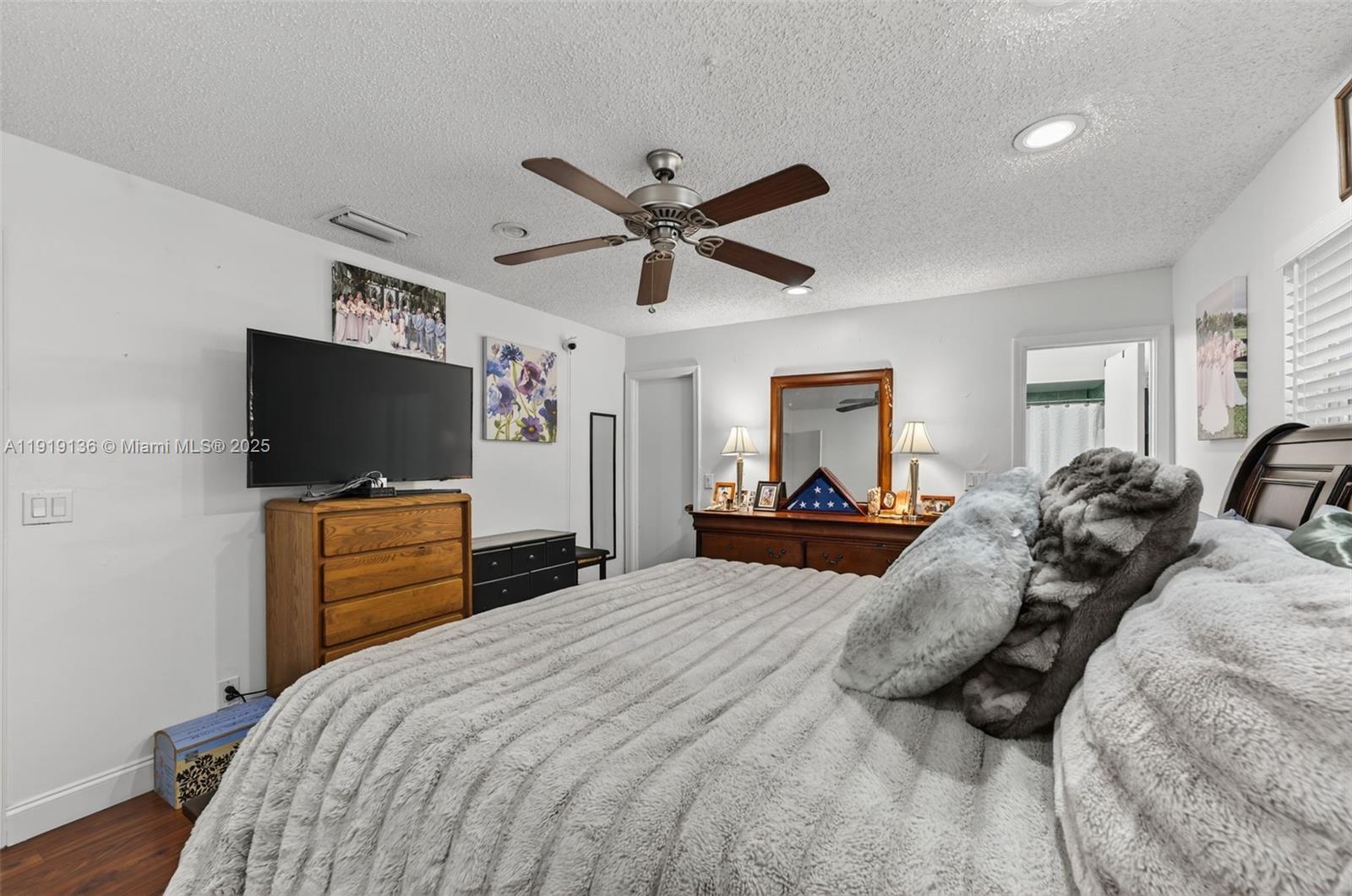 CRYSTAL HEIGHTS - Residential