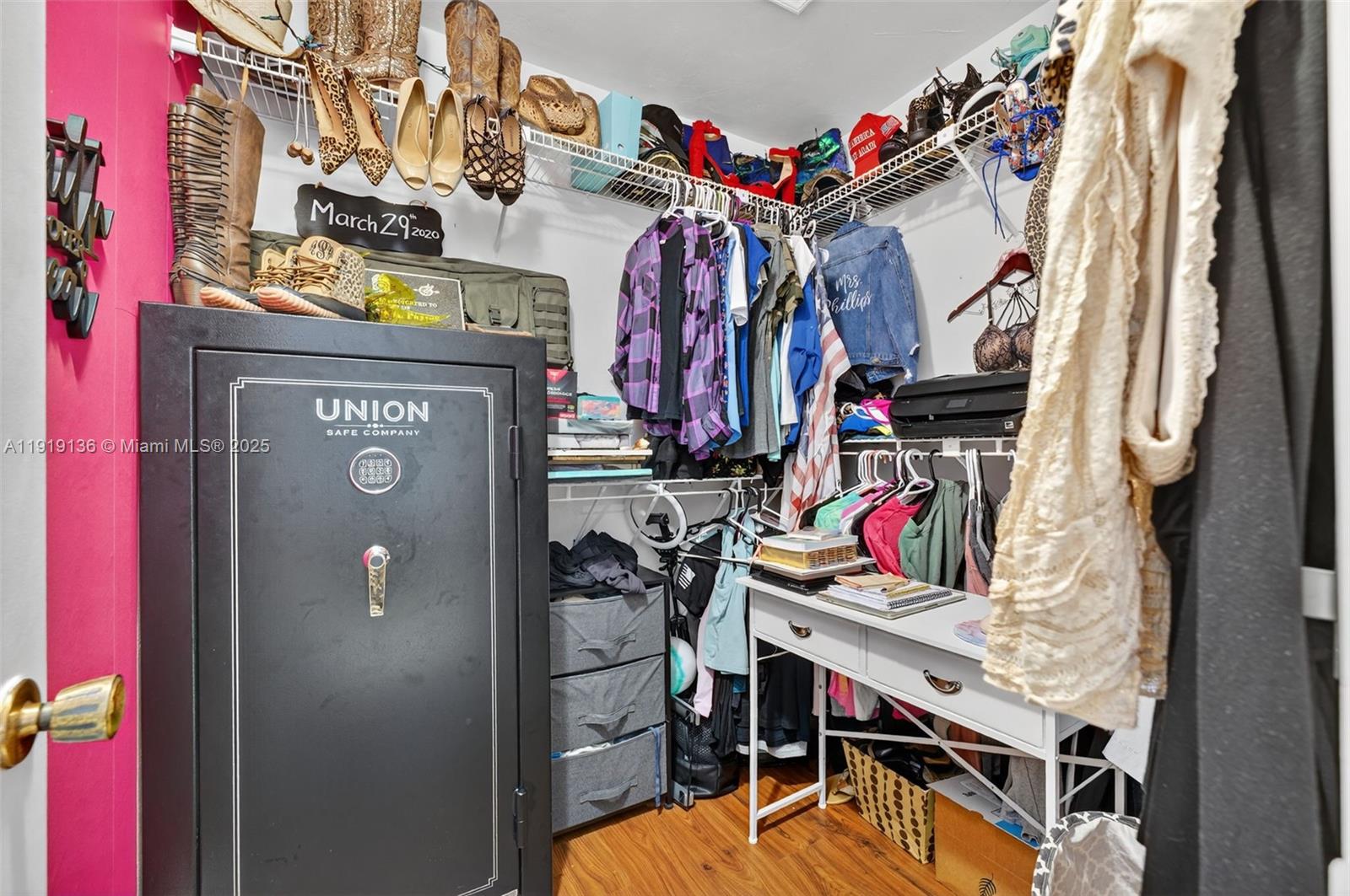 CRYSTAL HEIGHTS - Residential