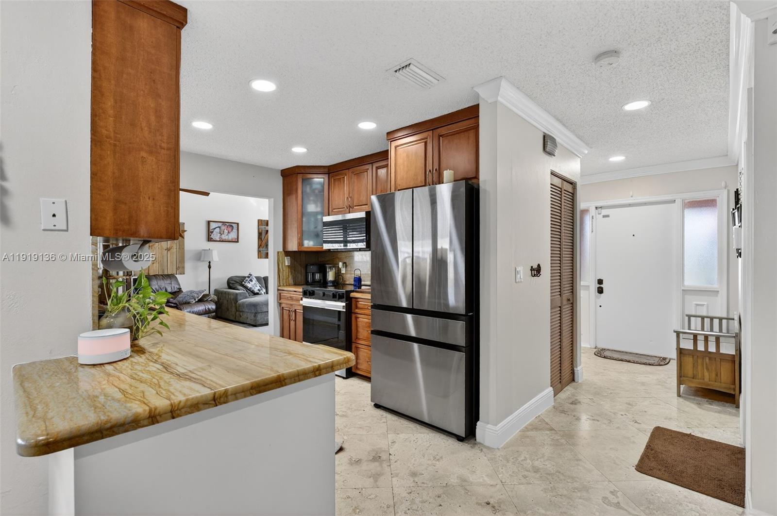 CRYSTAL HEIGHTS - Residential