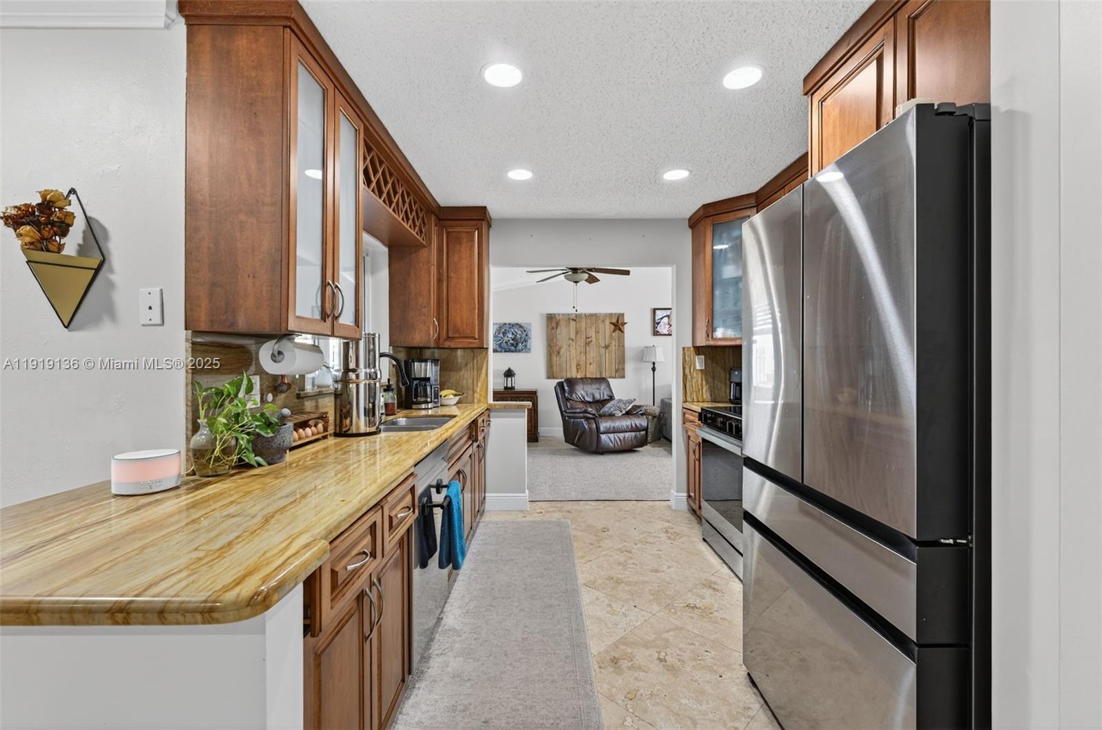 CRYSTAL HEIGHTS - Residential