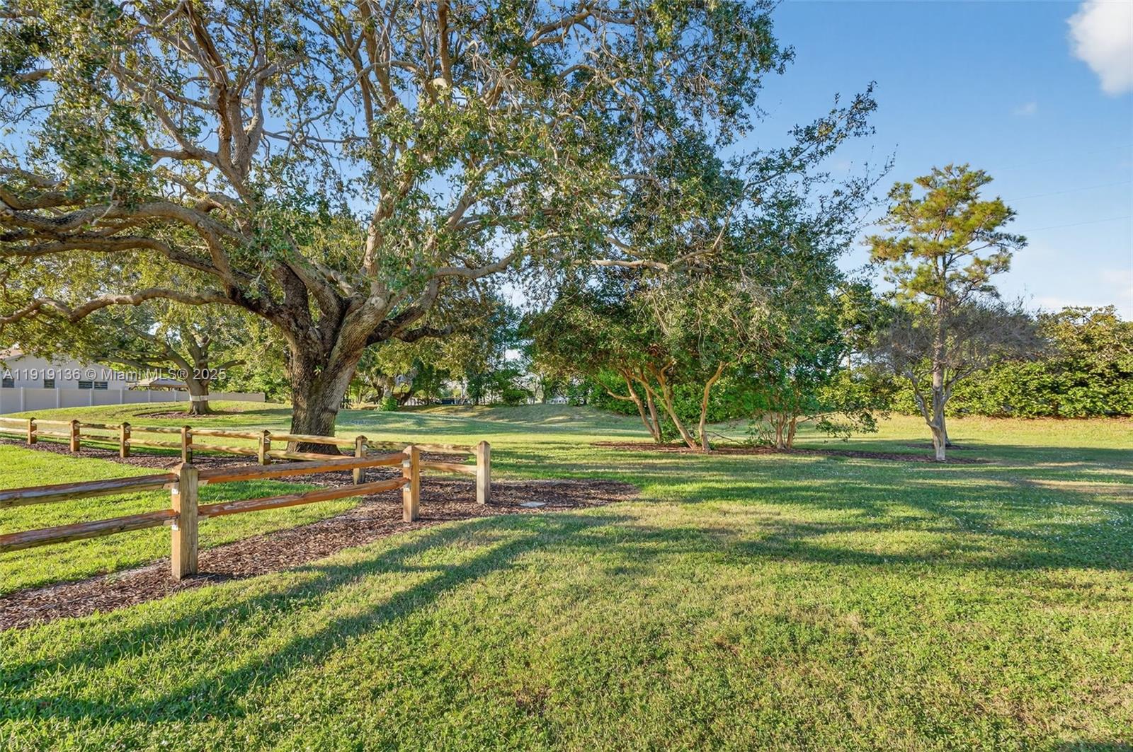 CRYSTAL HEIGHTS - Residential