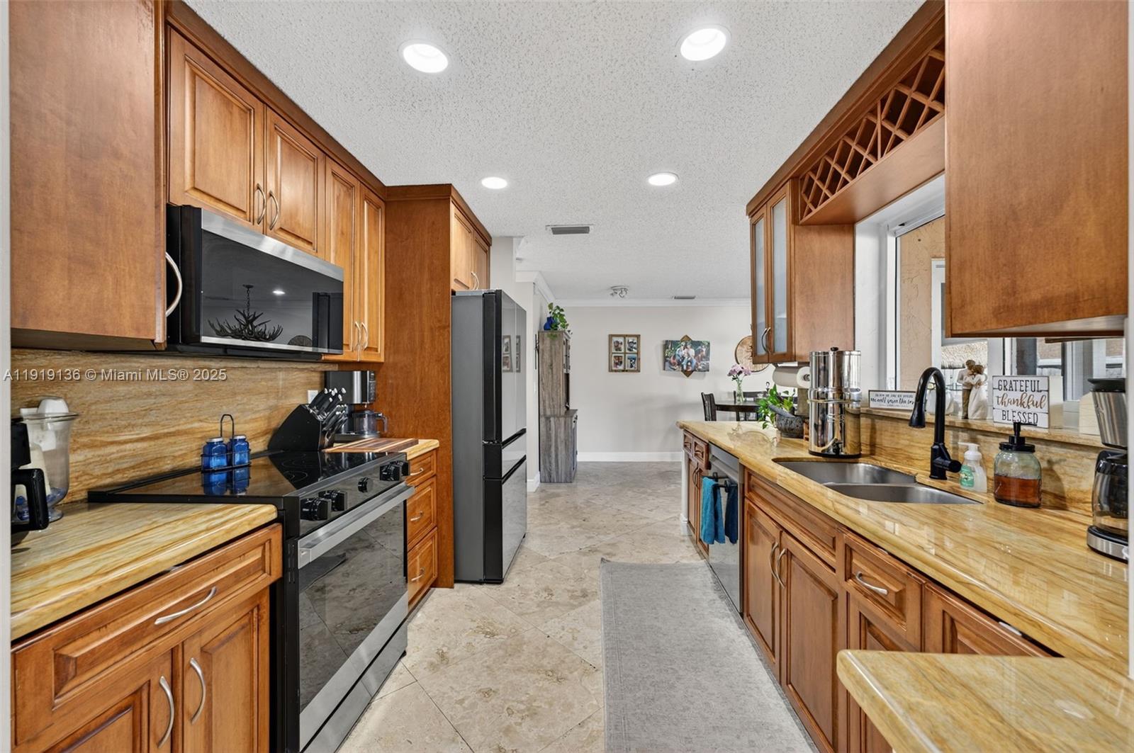 CRYSTAL HEIGHTS - Residential