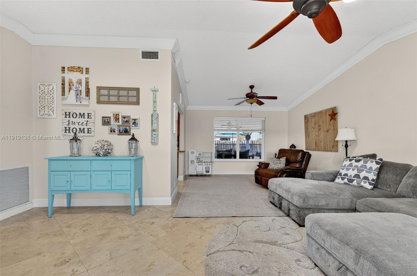 CRYSTAL HEIGHTS - Residential