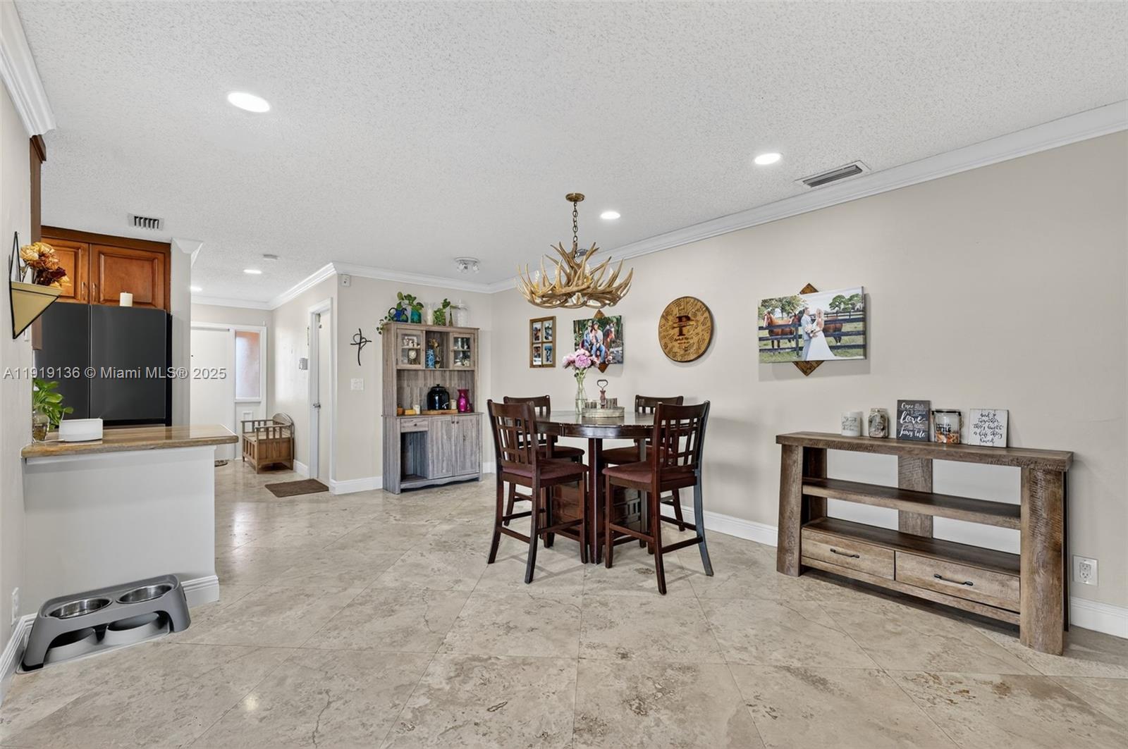 CRYSTAL HEIGHTS - Residential