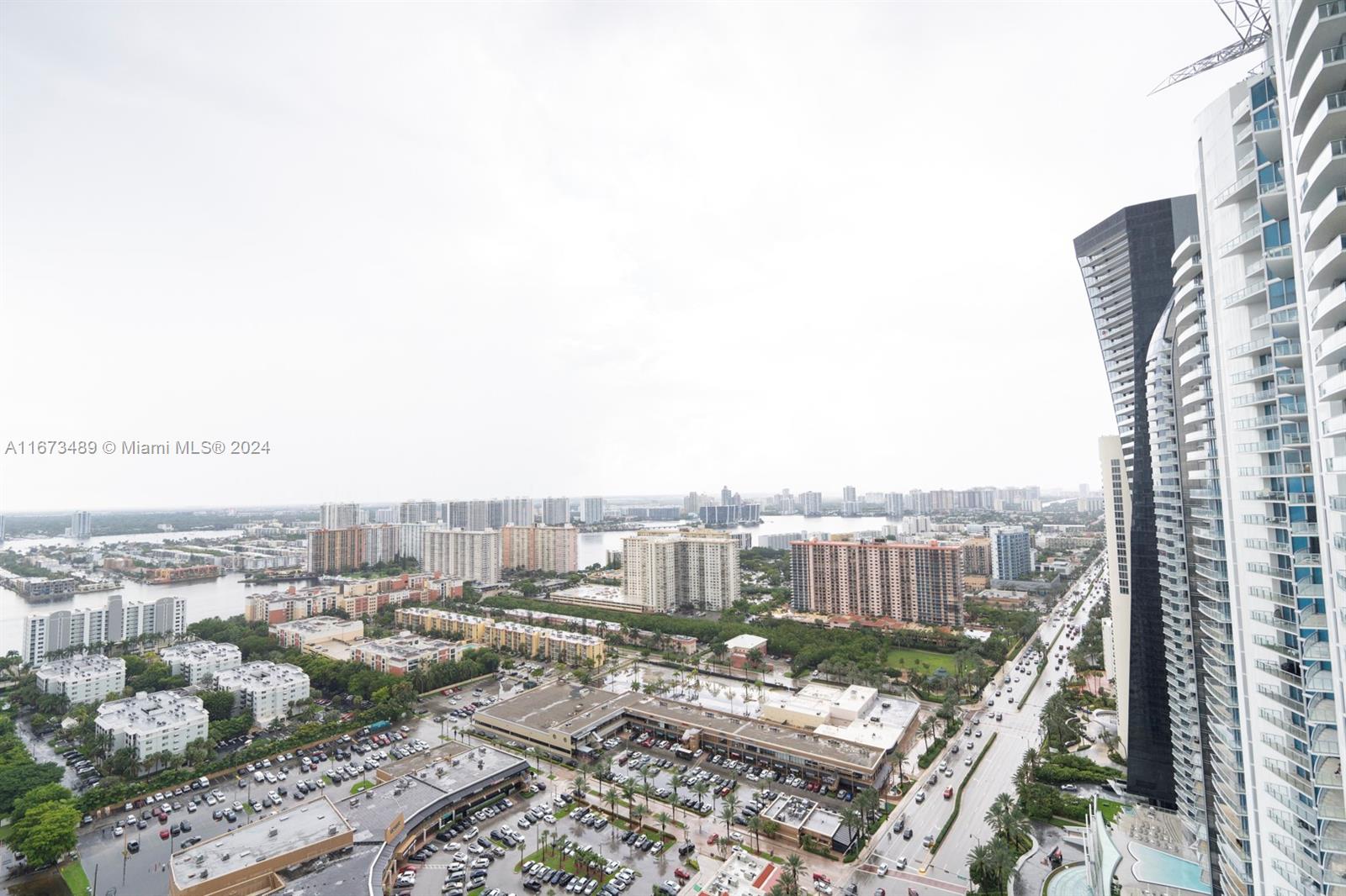 JADE SIGNATURE CONDO - Residential