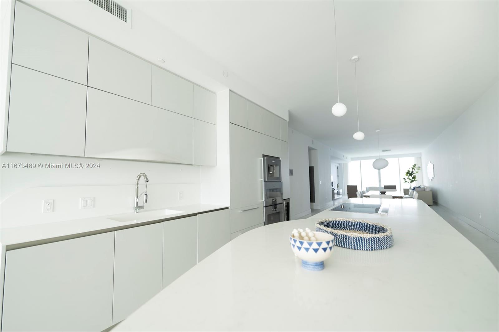 JADE SIGNATURE CONDO - Residential