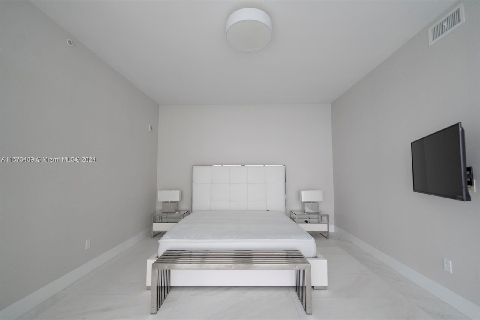 JADE SIGNATURE CONDO - Residential