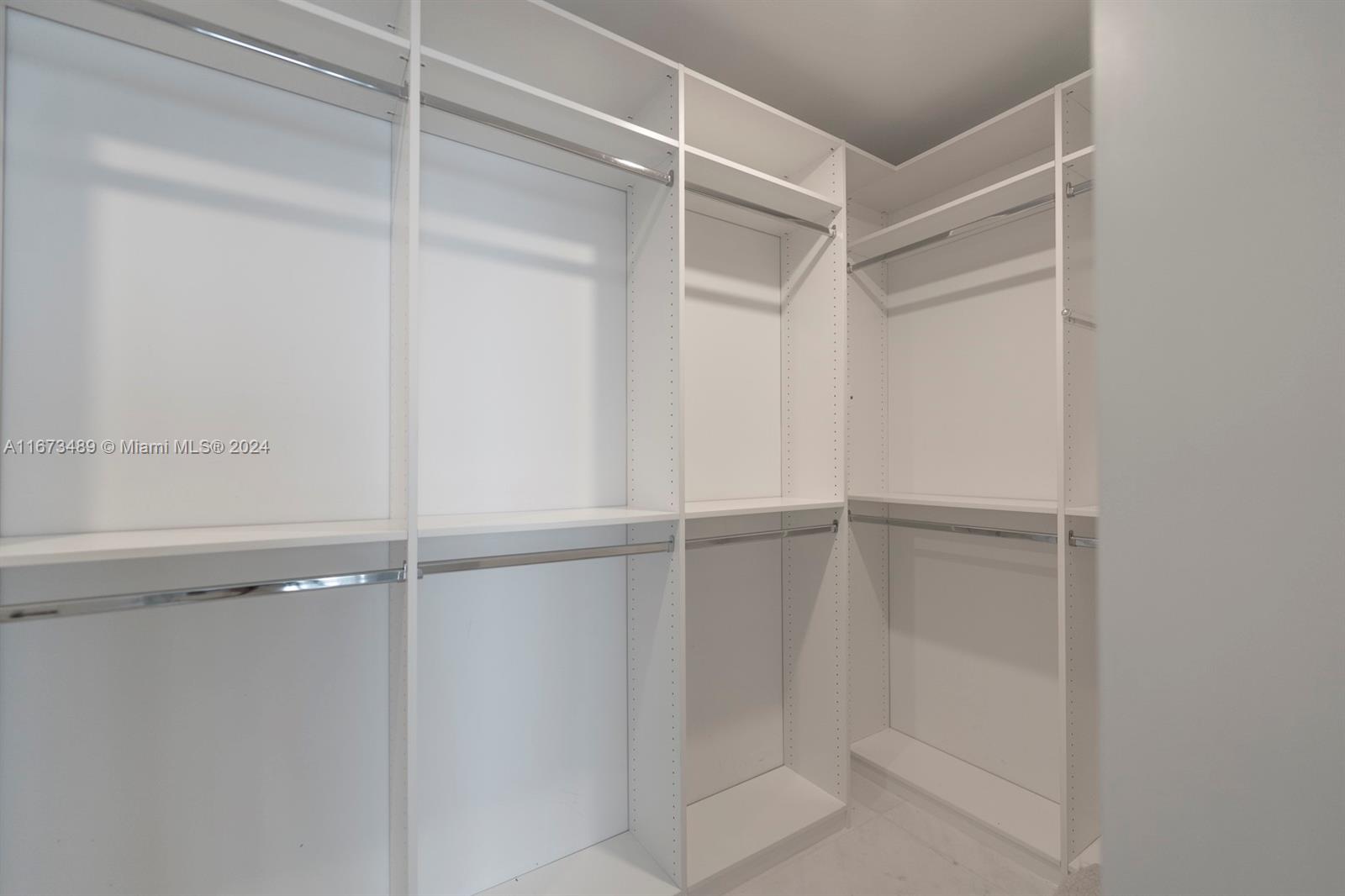 JADE SIGNATURE CONDO - Residential