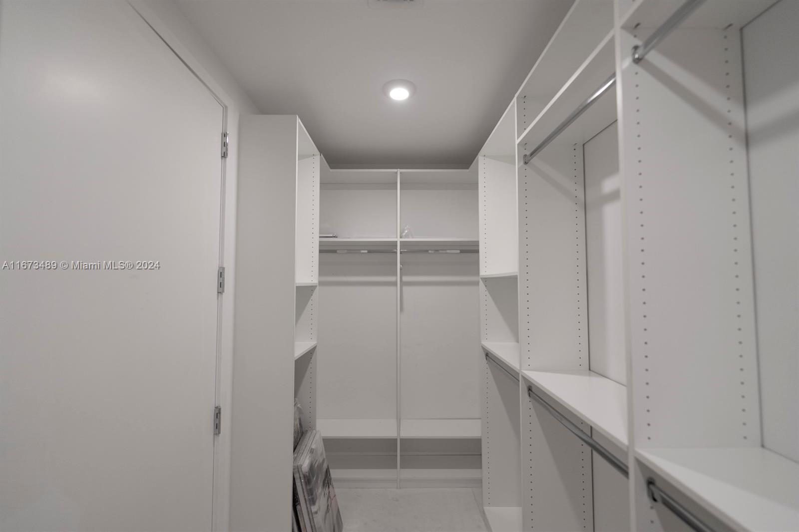 JADE SIGNATURE CONDO - Residential