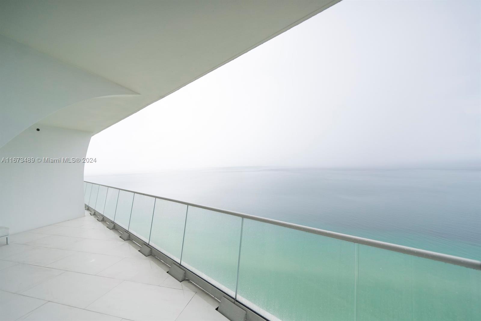 JADE SIGNATURE CONDO - Residential