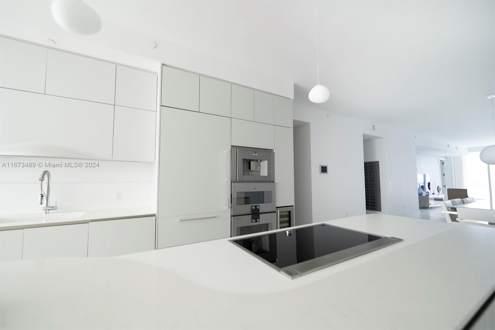 JADE SIGNATURE CONDO - Residential