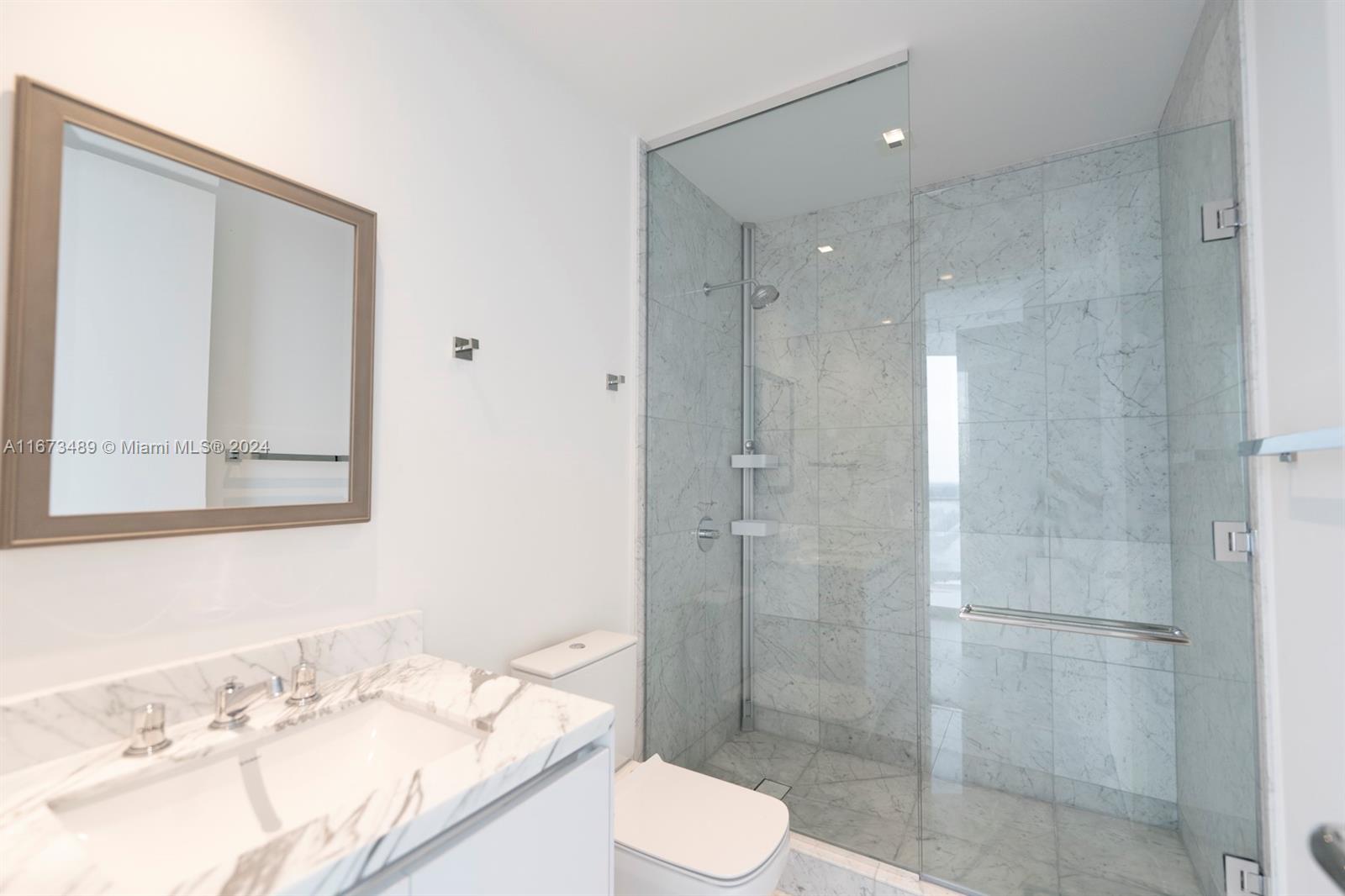 JADE SIGNATURE CONDO - Residential