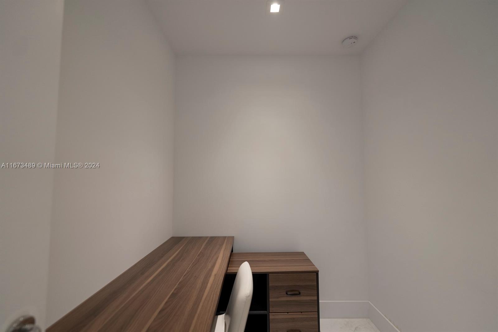 JADE SIGNATURE CONDO - Residential