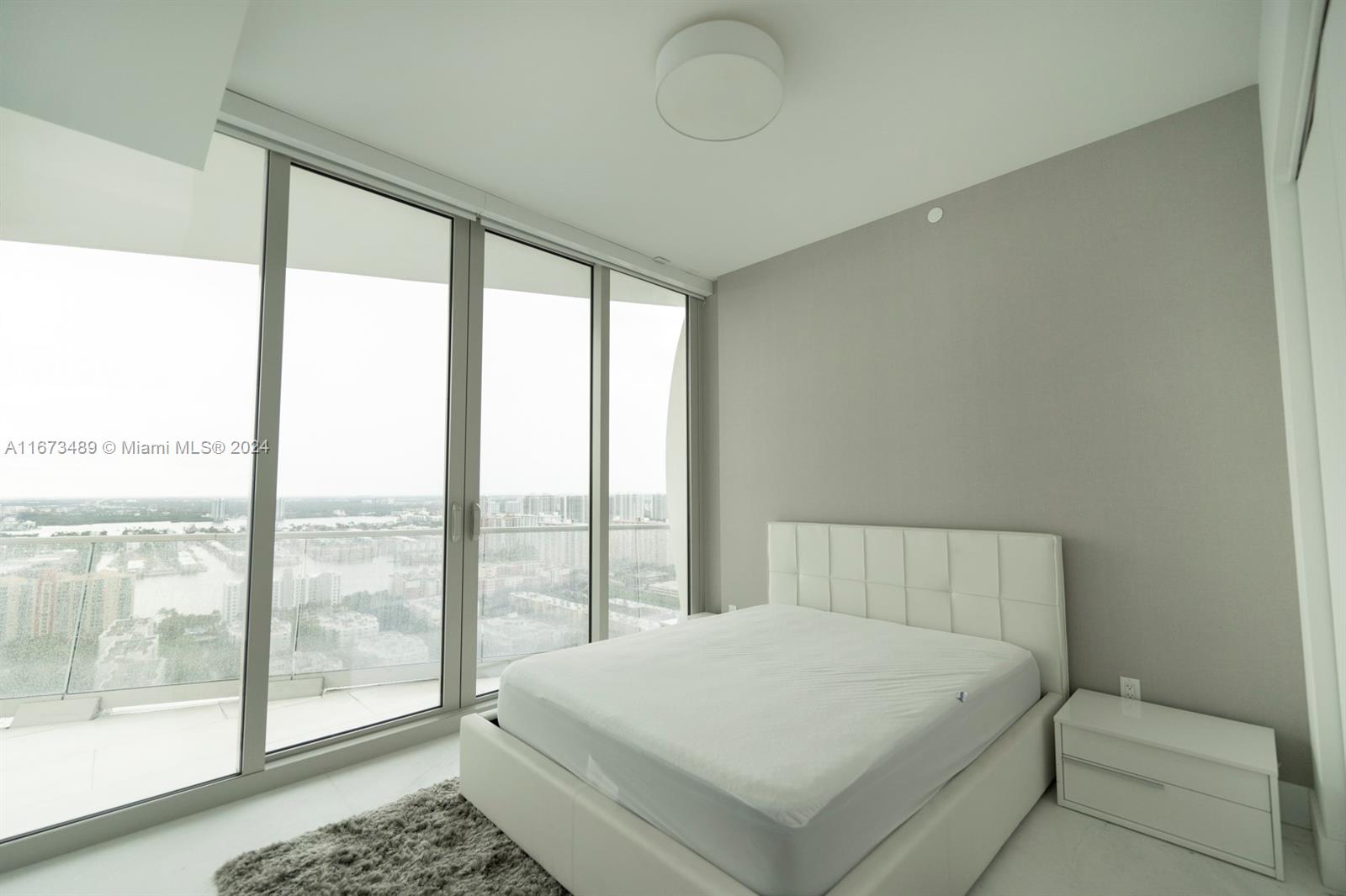 JADE SIGNATURE CONDO - Residential