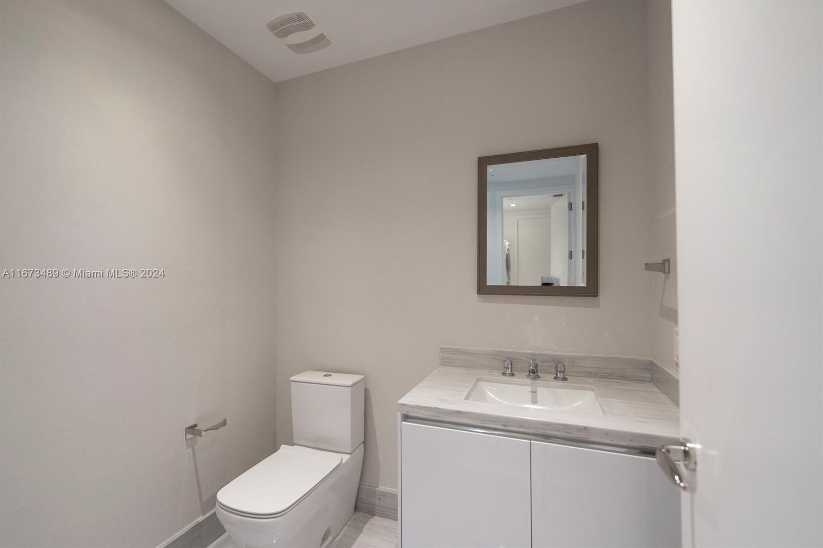 JADE SIGNATURE CONDO - Residential