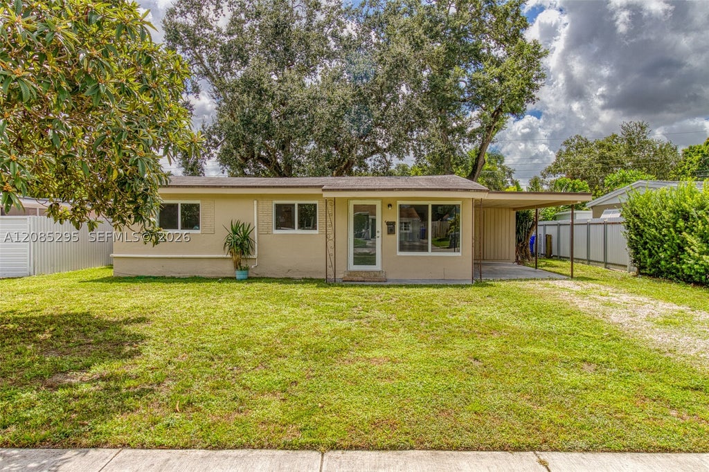 Photo of 6634 Atlanta St, Hollywood, FL 33024 (MLS # A12085295)