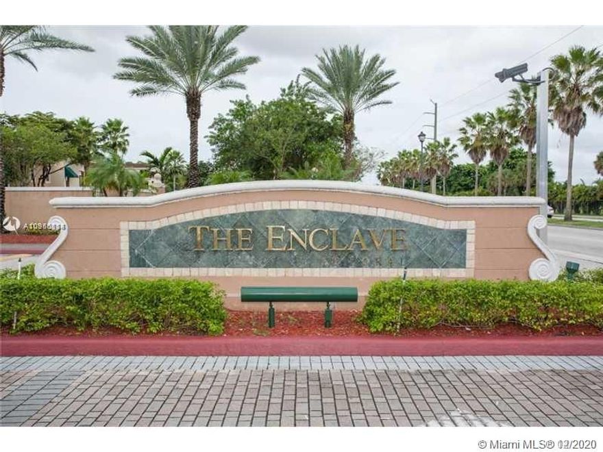 Cozy 1/1 condo with lots of upgrades *third floor* stainless steel appliances, spacious closets, bath vanity with quartz counter top, Stacked washer/dryer.  Enclave at Doral has tennis courts, fountains, lakes, pools, hot tubs, fitness center and security.