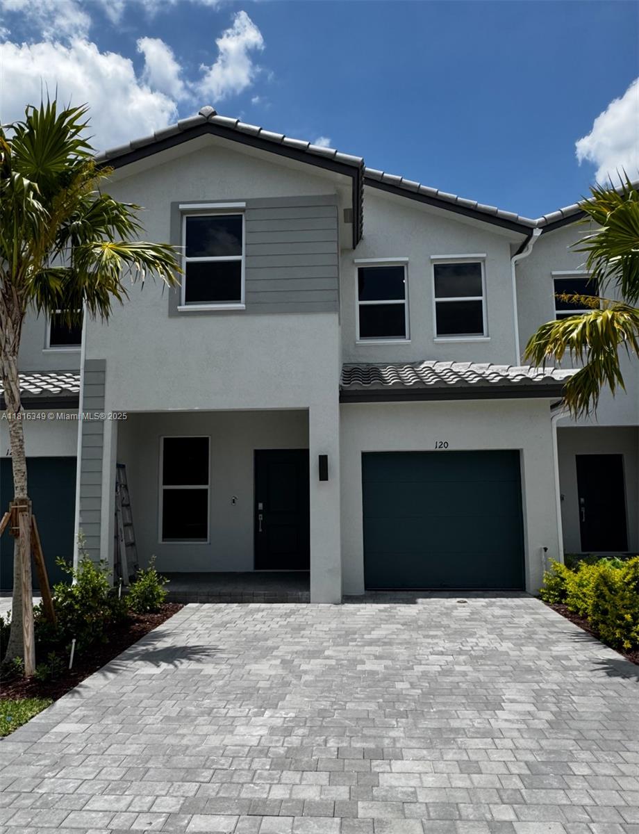 120 Sw 184 Way 120, Pembroke Pines, Miami-Dade County, Florida - 3 Bedrooms  
3 Bathrooms - 
