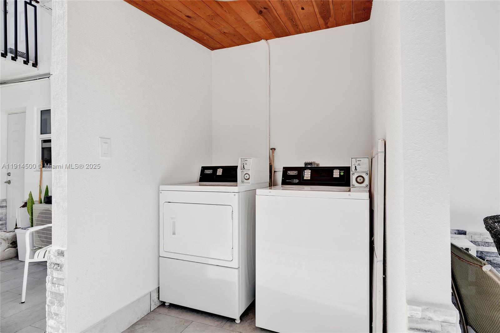 ISLE OF NORMANDY MIAMI VI - Residential Lease