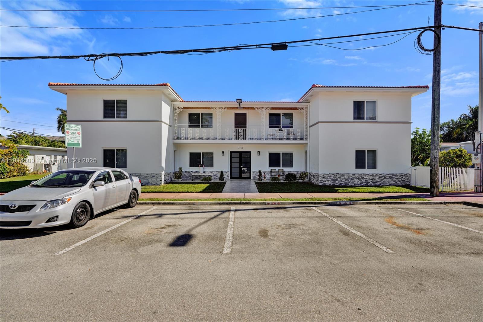 7115 Rue Granville C