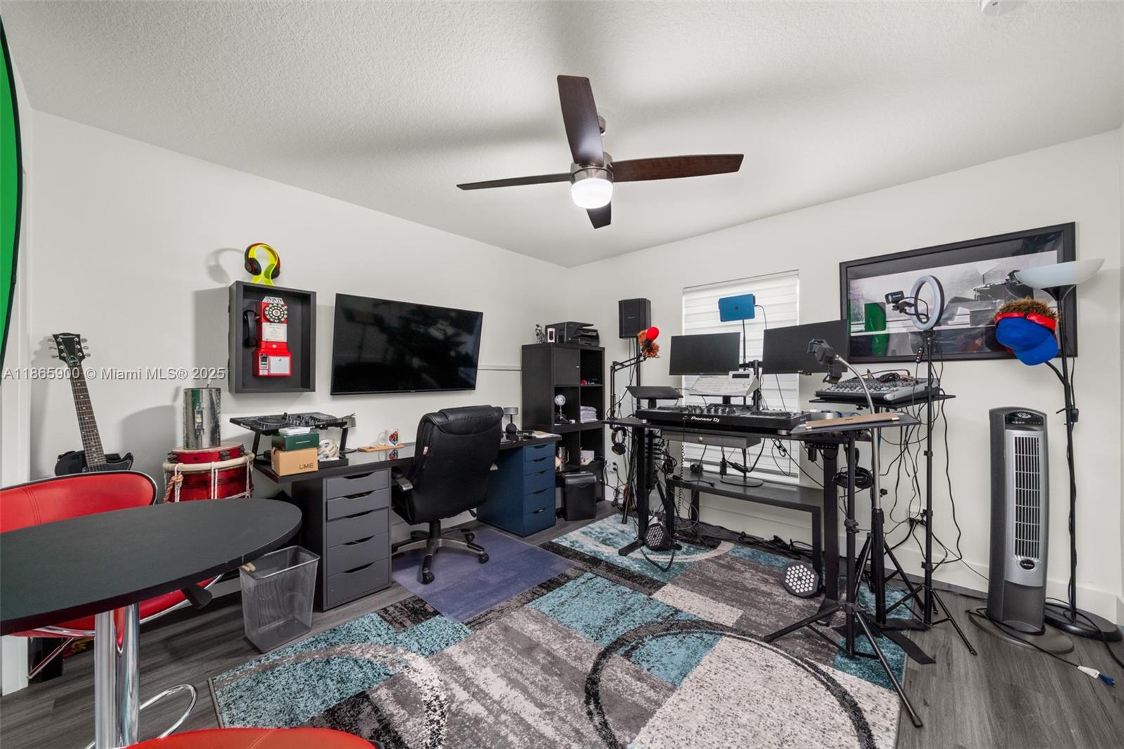 SUN N LAKE - Residential