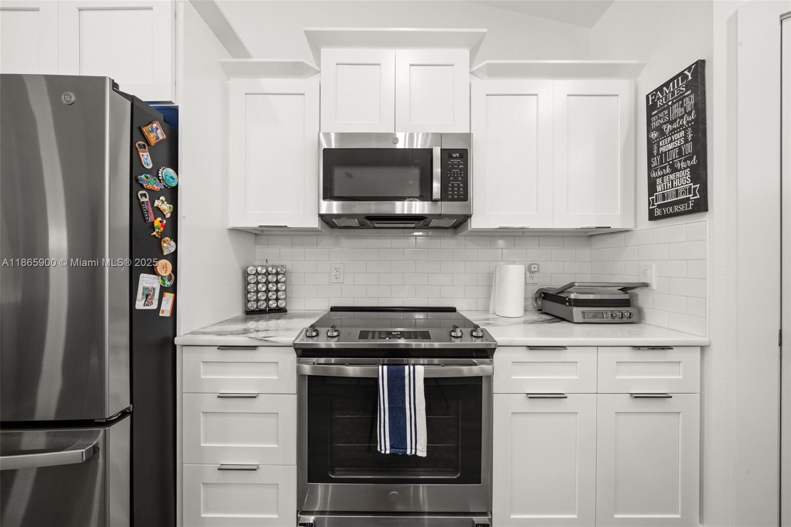 SUN N LAKE - Residential