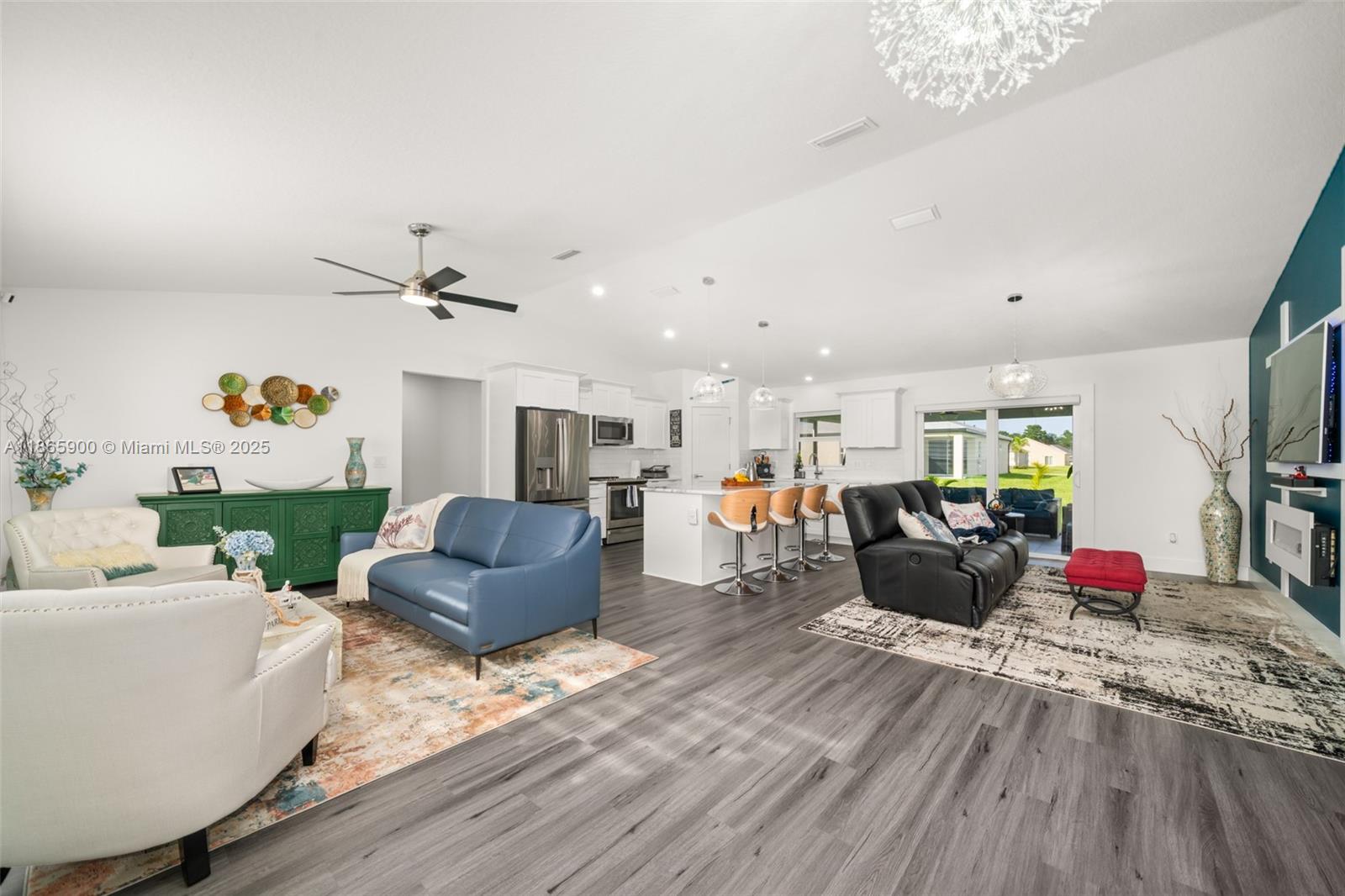 SUN N LAKE - Residential