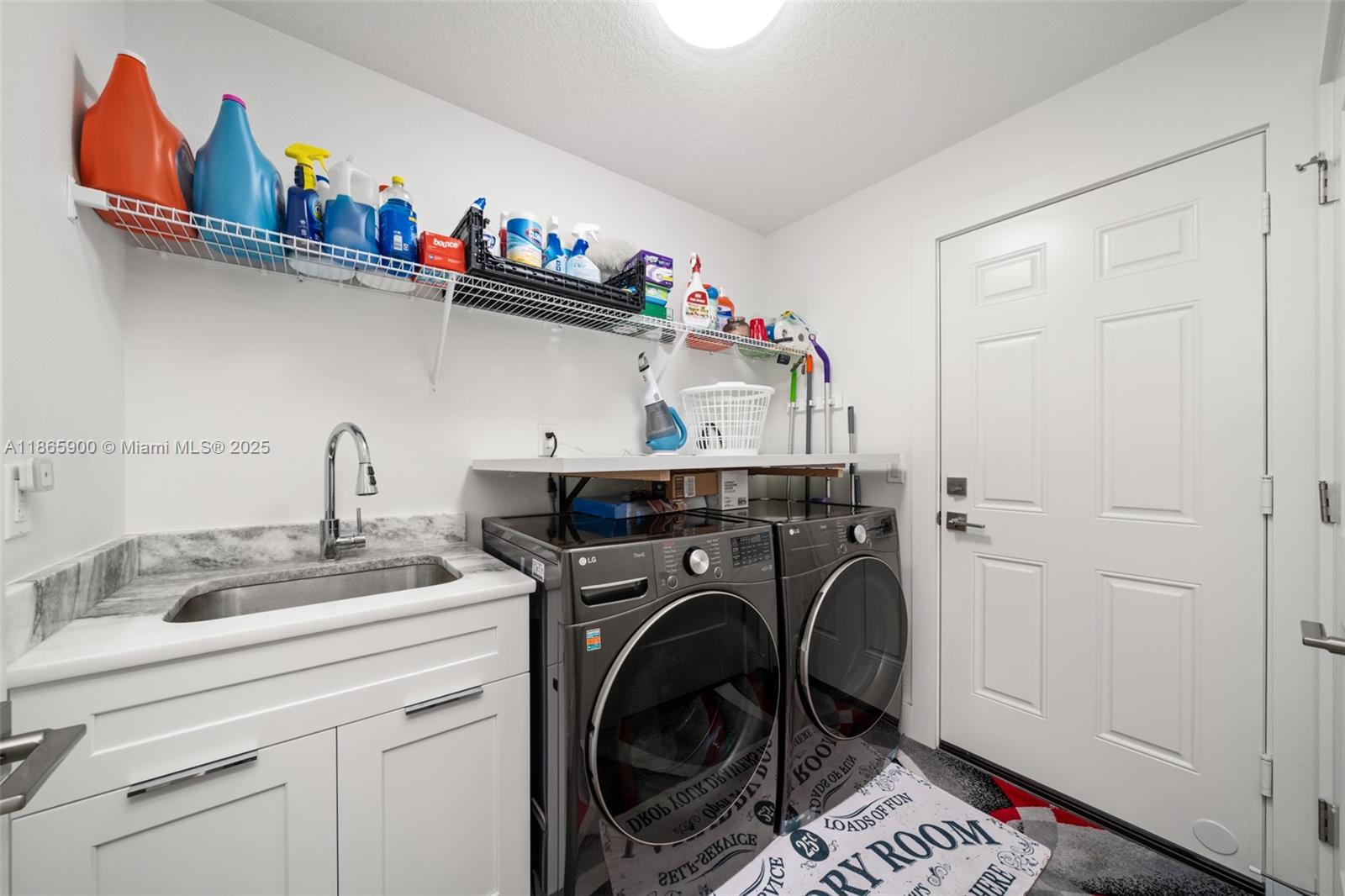 SUN N LAKE - Residential