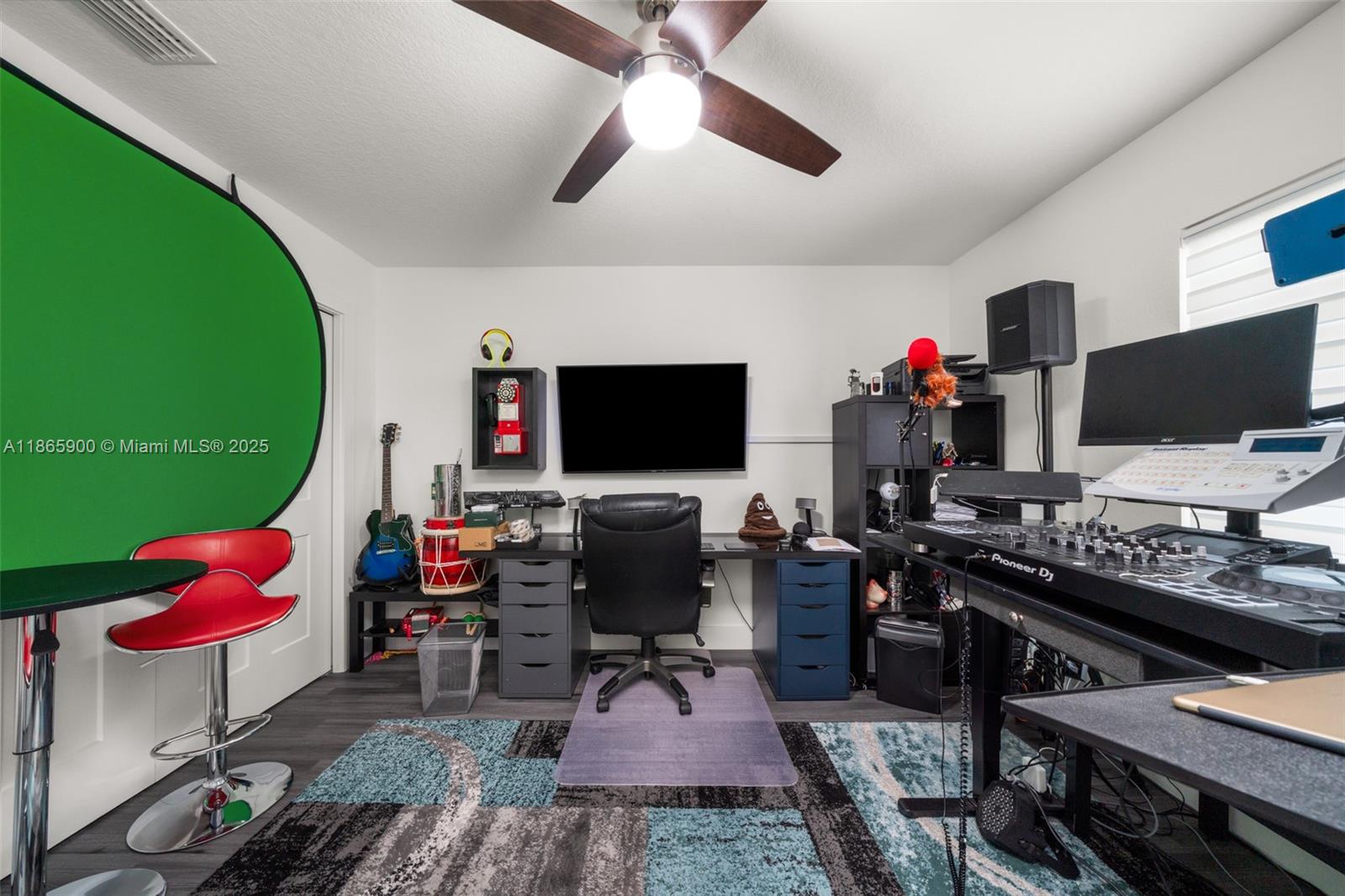 SUN N LAKE - Residential