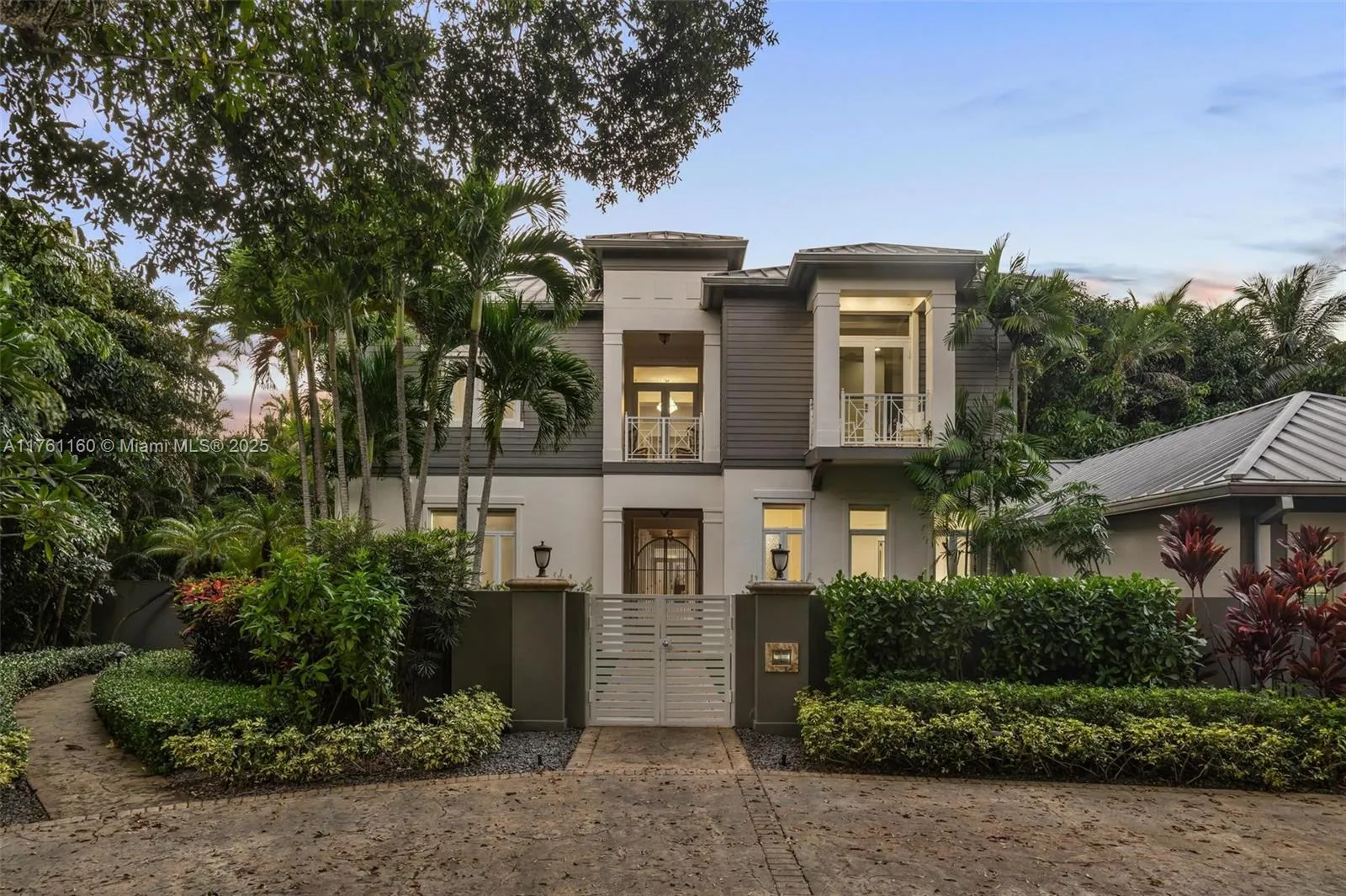 Plantation, Florida 33317, United States, 6 Bedrooms Bedrooms, ,6 BathroomsBathrooms,Residential,Active,87289