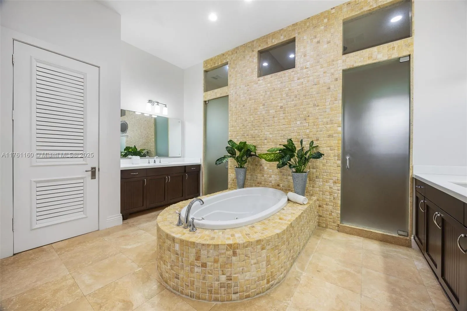 Plantation, Florida 33317, United States, 6 Bedrooms Bedrooms, ,6 BathroomsBathrooms,Residential,Active,87289