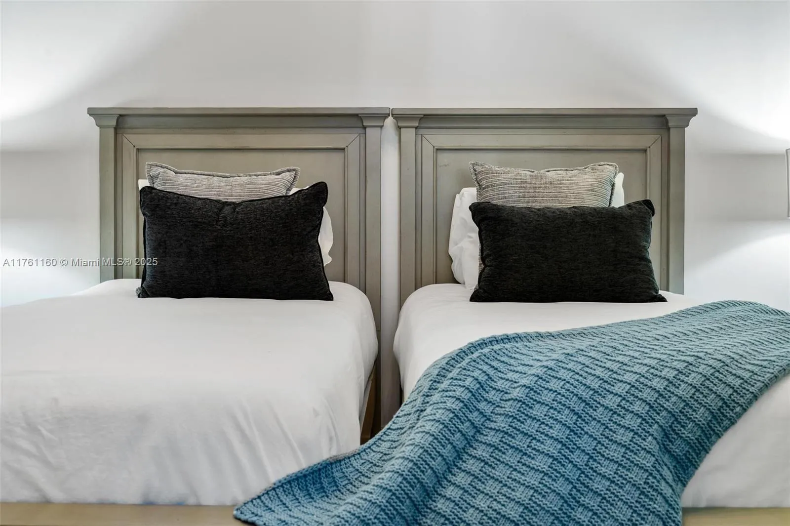 Plantation, Florida 33317, United States, 6 Bedrooms Bedrooms, ,6 BathroomsBathrooms,Residential,Active,87289