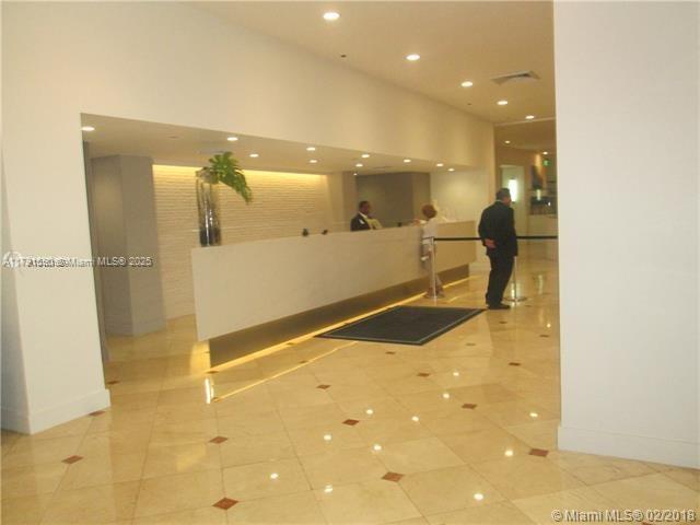 THE DECOPLAGE CONDO - Residential Lease