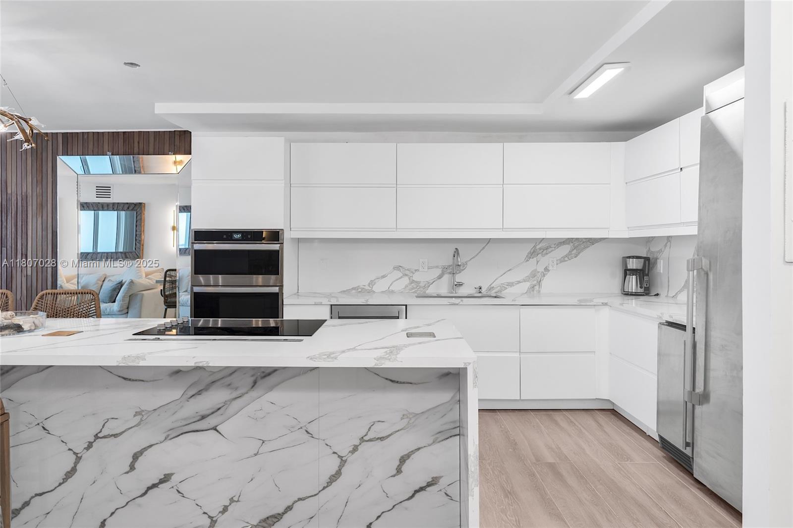 RONEY PALACE CONDO - Residential