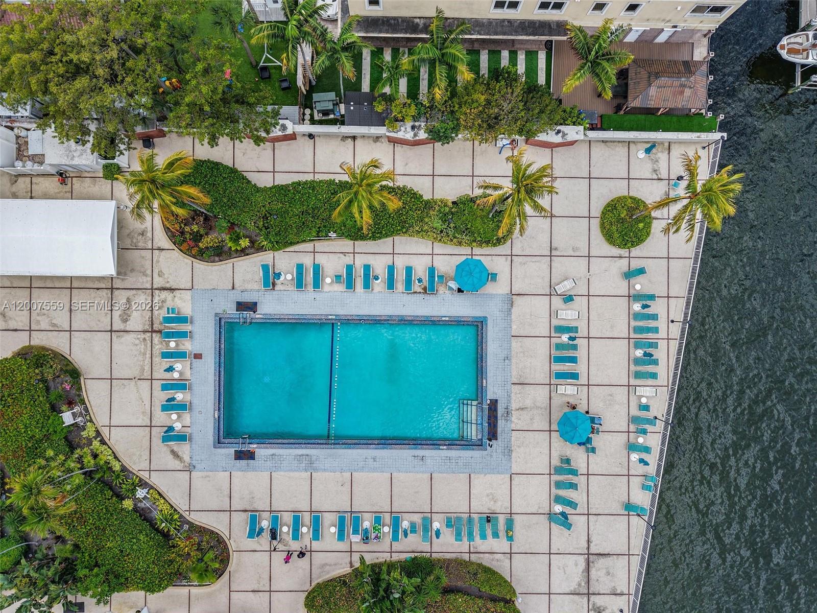 HALLMARK OF HOLLYWOOD CON - Residential