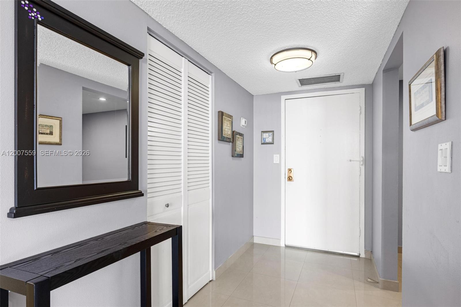 HALLMARK OF HOLLYWOOD CON - Residential