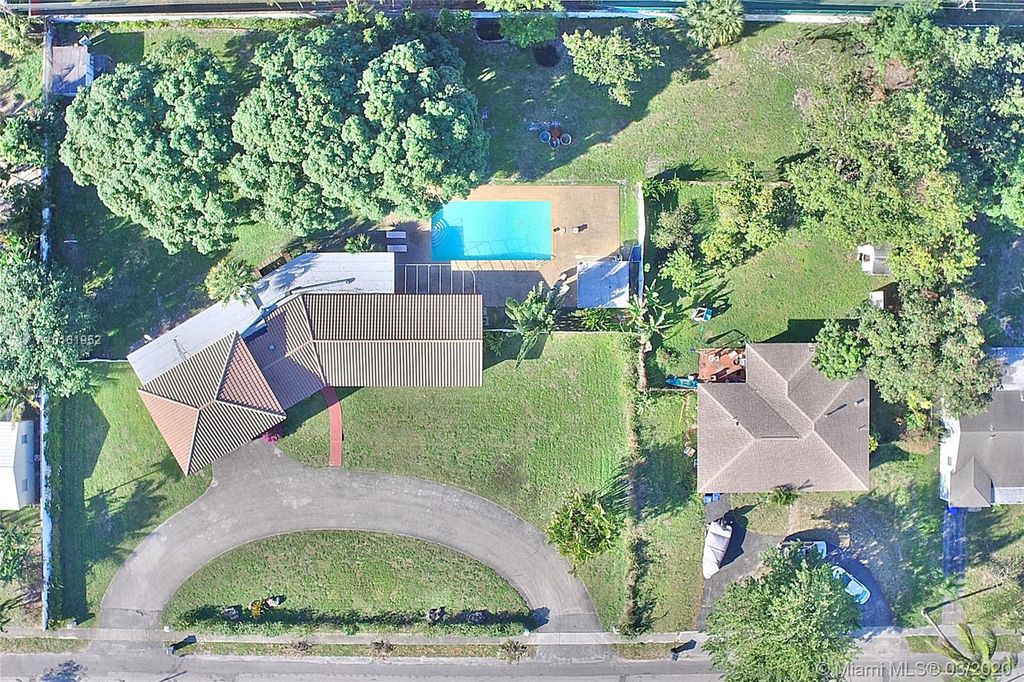 Photo of Hollywood, FL 33020 (MLS # A10161952)