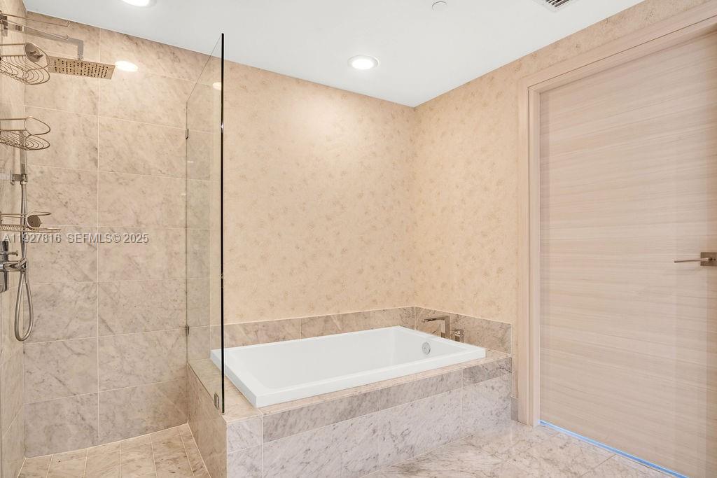 801 SMA RESIDENCE CONDO - Residential Lease