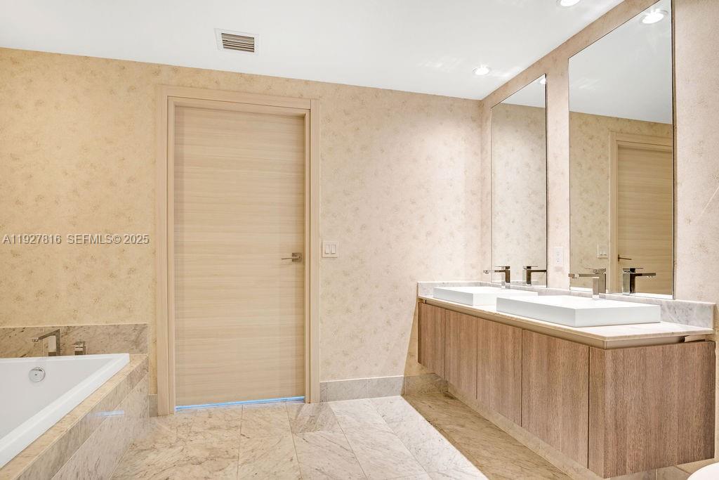 801 SMA RESIDENCE CONDO - Residential Lease