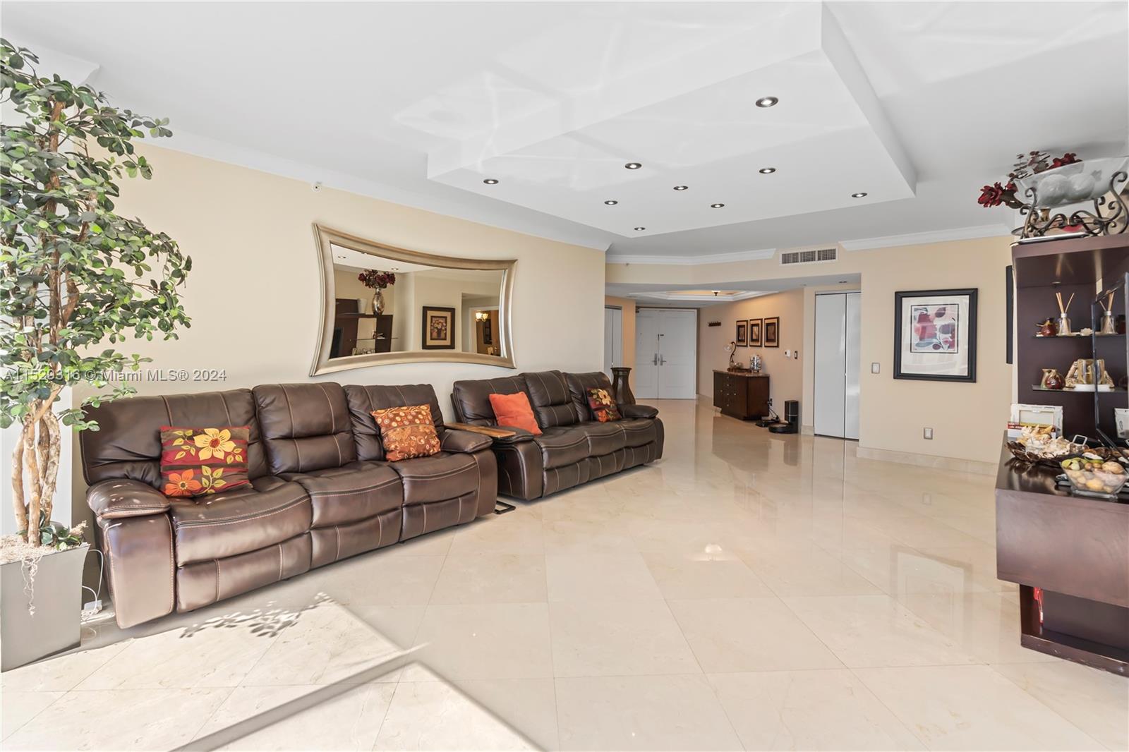 BLUE DIAMOND CONDO - Residential