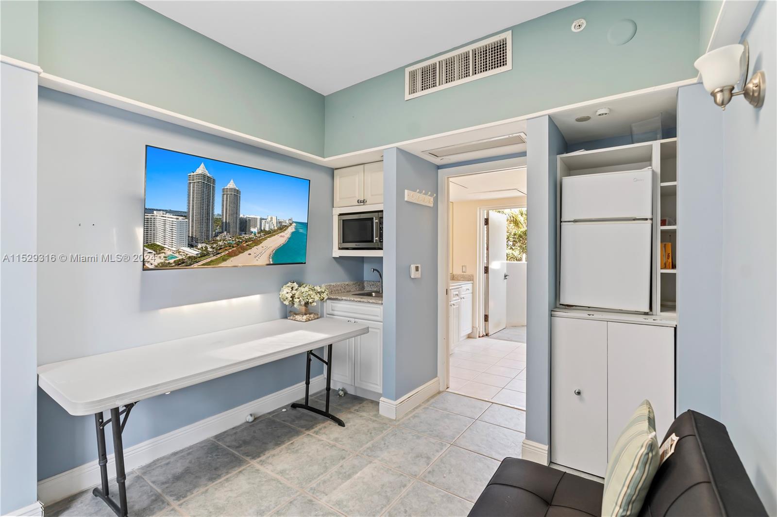 BLUE DIAMOND CONDO - Residential