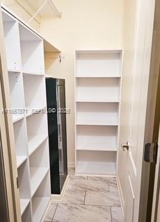 GATEWAY ESTATES PARK COND - Residential