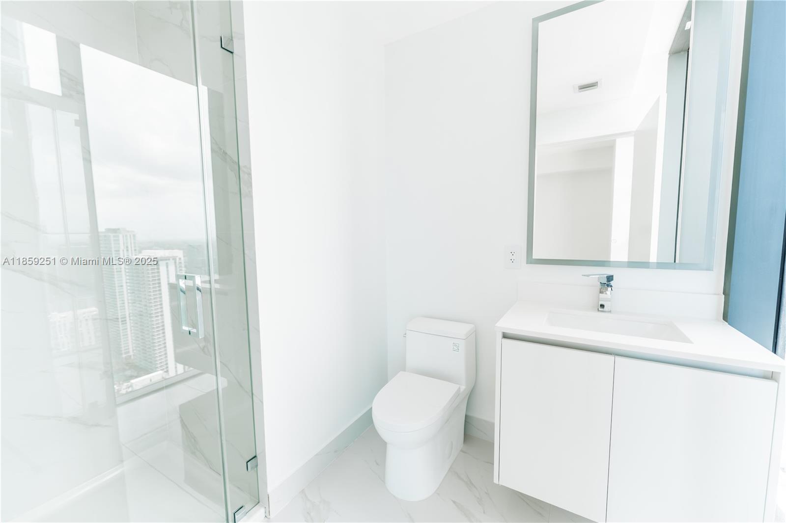 ARIA RESERVE SOUTH TOWER - Residential Lease