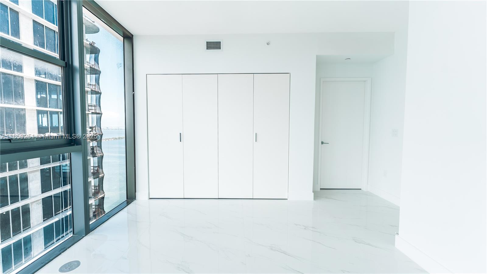 ARIA RESERVE SOUTH TOWER - Residential Lease