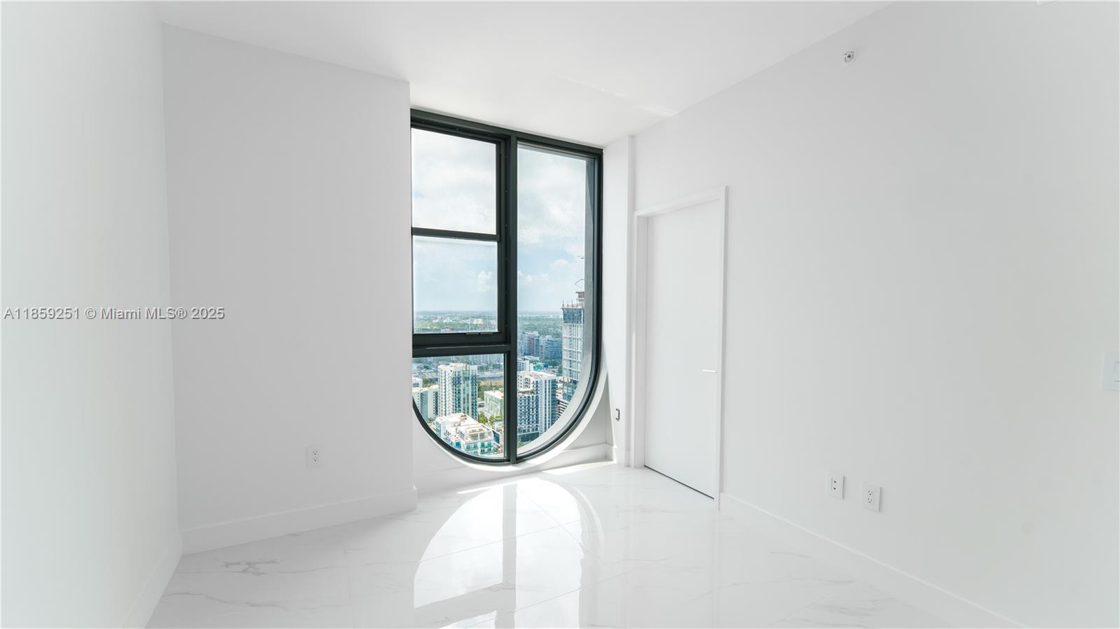 ARIA RESERVE SOUTH TOWER - Residential Lease