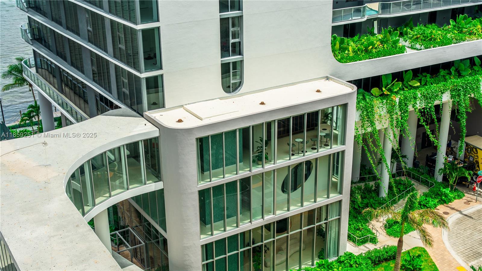 ARIA RESERVE SOUTH TOWER - Residential Lease