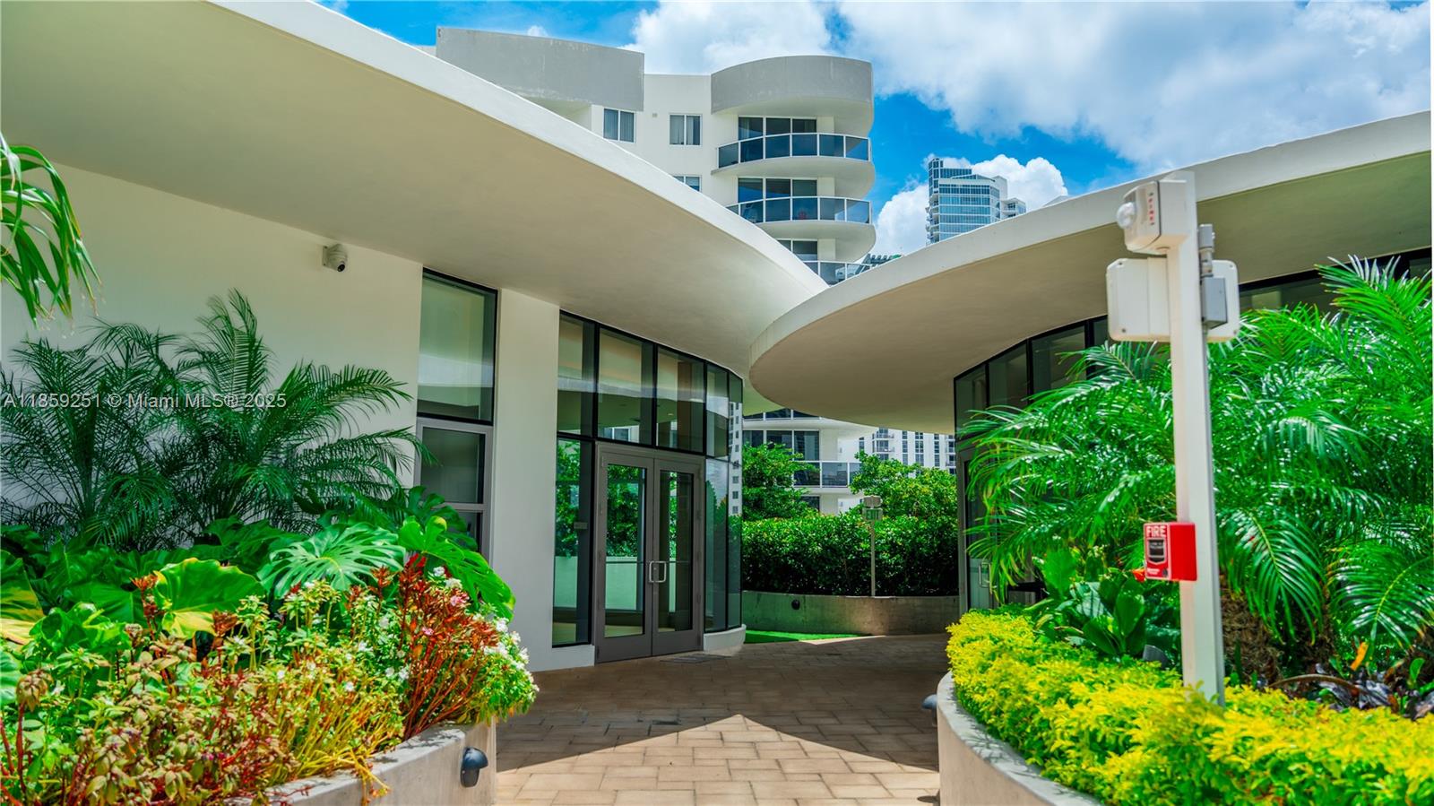 ARIA RESERVE SOUTH TOWER - Residential Lease